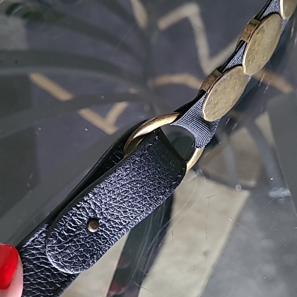 Black and Gold Women's Belt - Picture 4 of 9